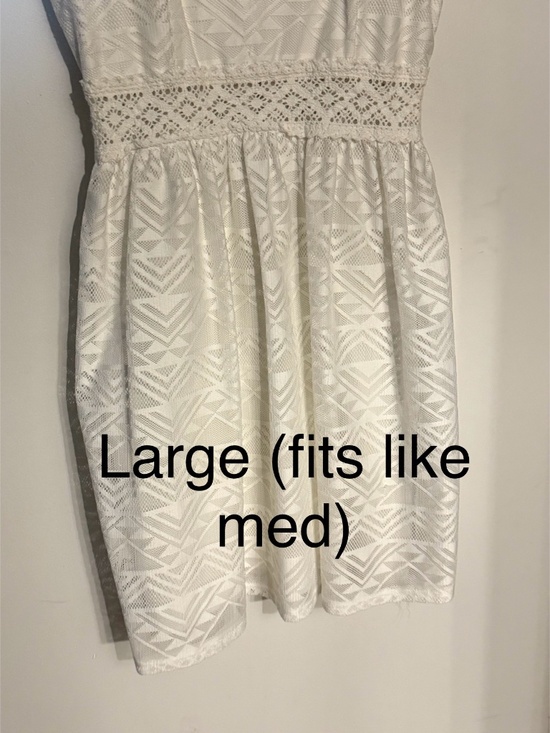 Little white dress - Picture 2 of 2